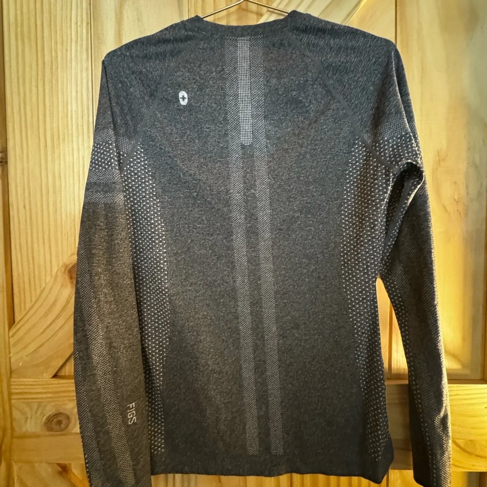 Figs Women’s Salta Seamless Long sleeve Under scrub in Graphite - Picture 1 of 10